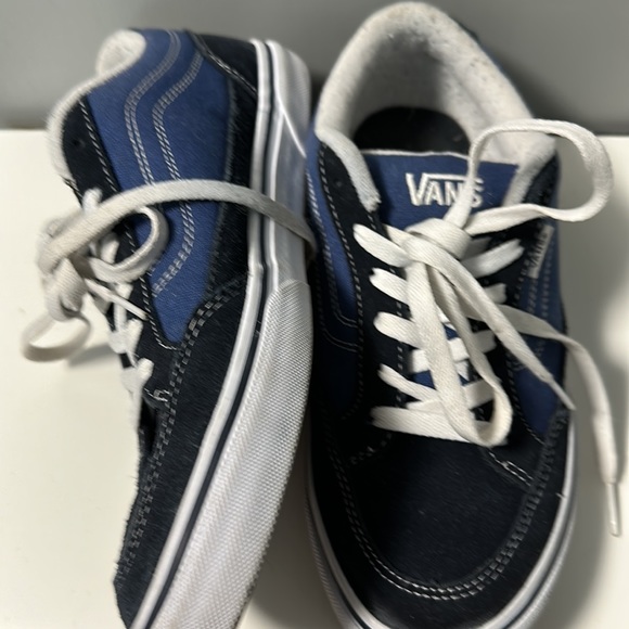 Vans - Picture 2 of 3